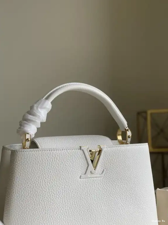 CAPUCINES LOUIS PM VUITTON 0619